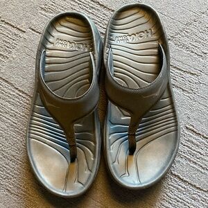 Hoka recovery sandals